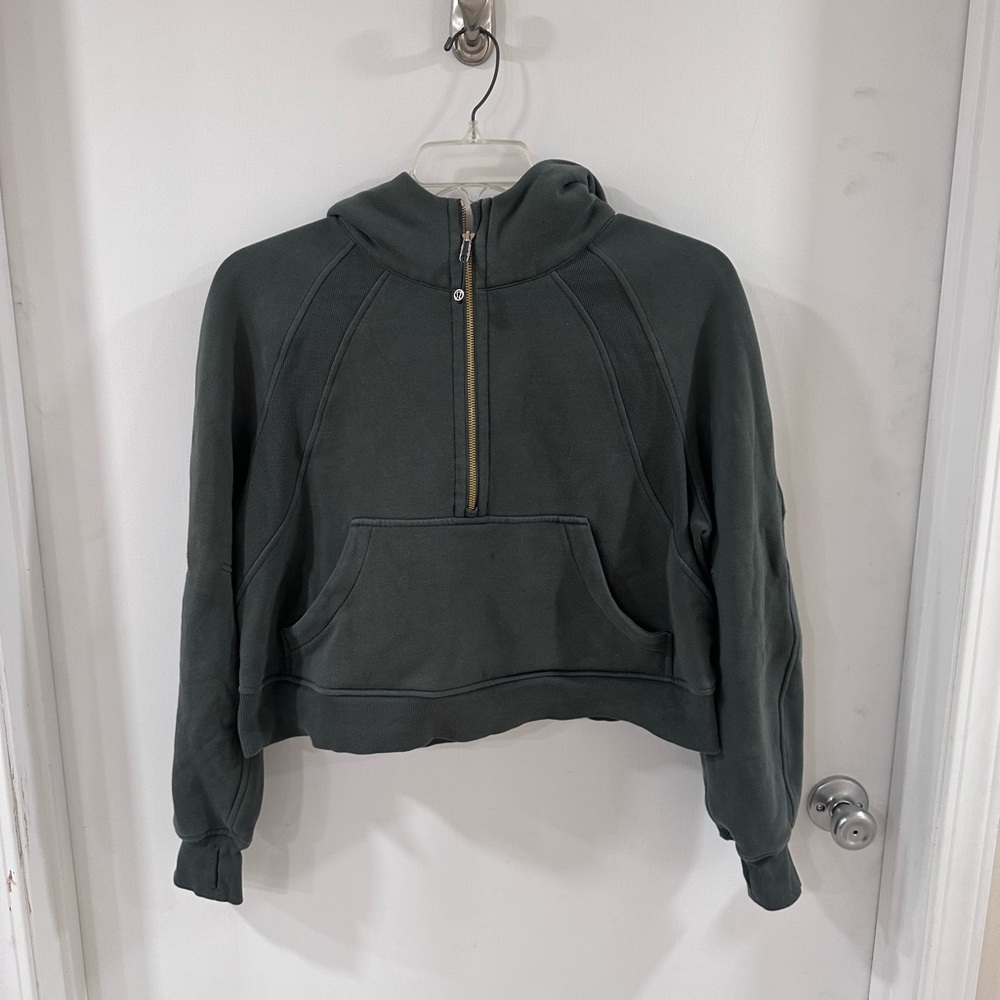 Lululemon cropped scuba